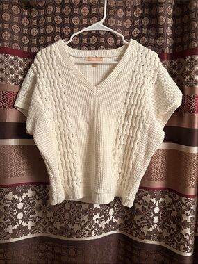 Kut from the Kloth white V-Neck Cable Knit Short Sleeve Sweater